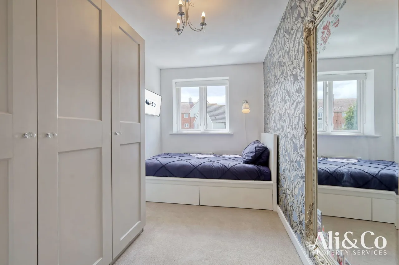 Woodside Close, Grays, Essex, RM16 2DN, photo 16
