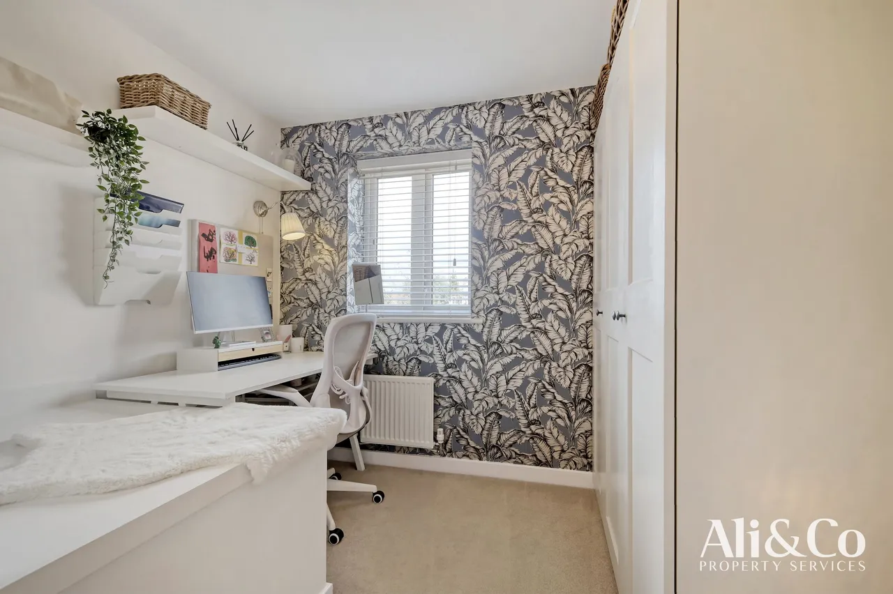 Woodside Close, Grays, Essex, RM16 2DN, photo 18