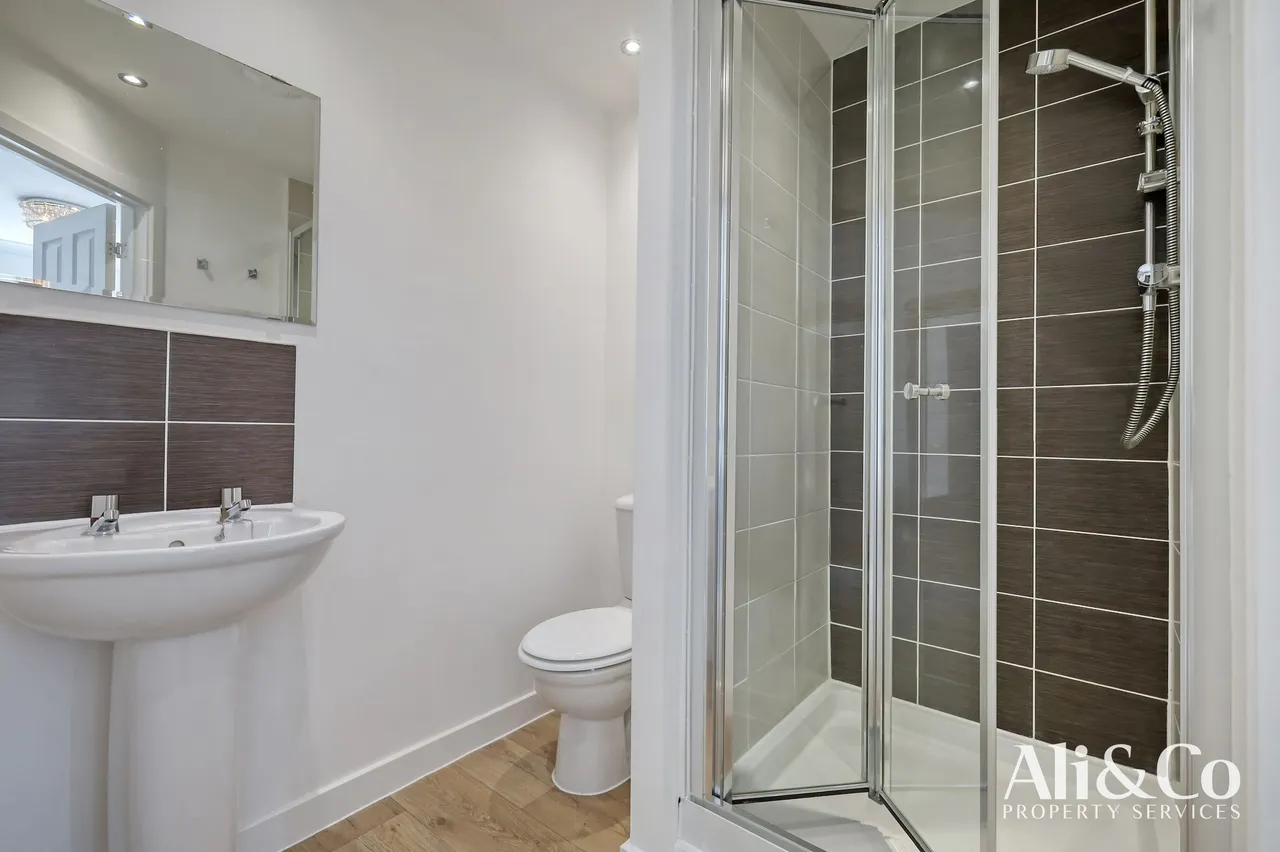 Woodside Close, Grays, Essex, RM16 2DN, photo 14