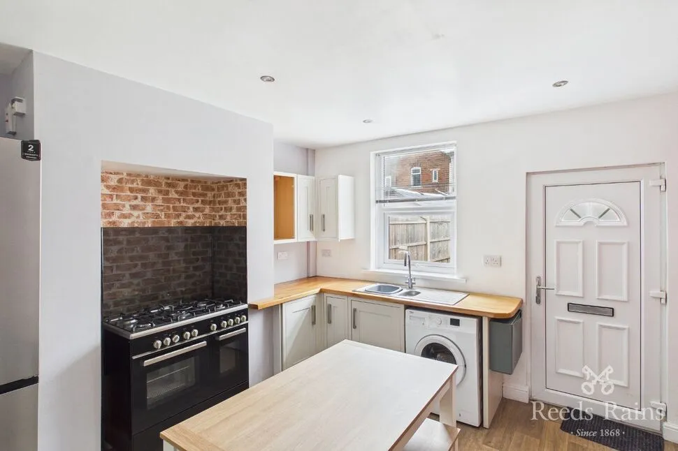 Denby Dale Road, Calder Grove, West Yorkshire, WF4, photo 4