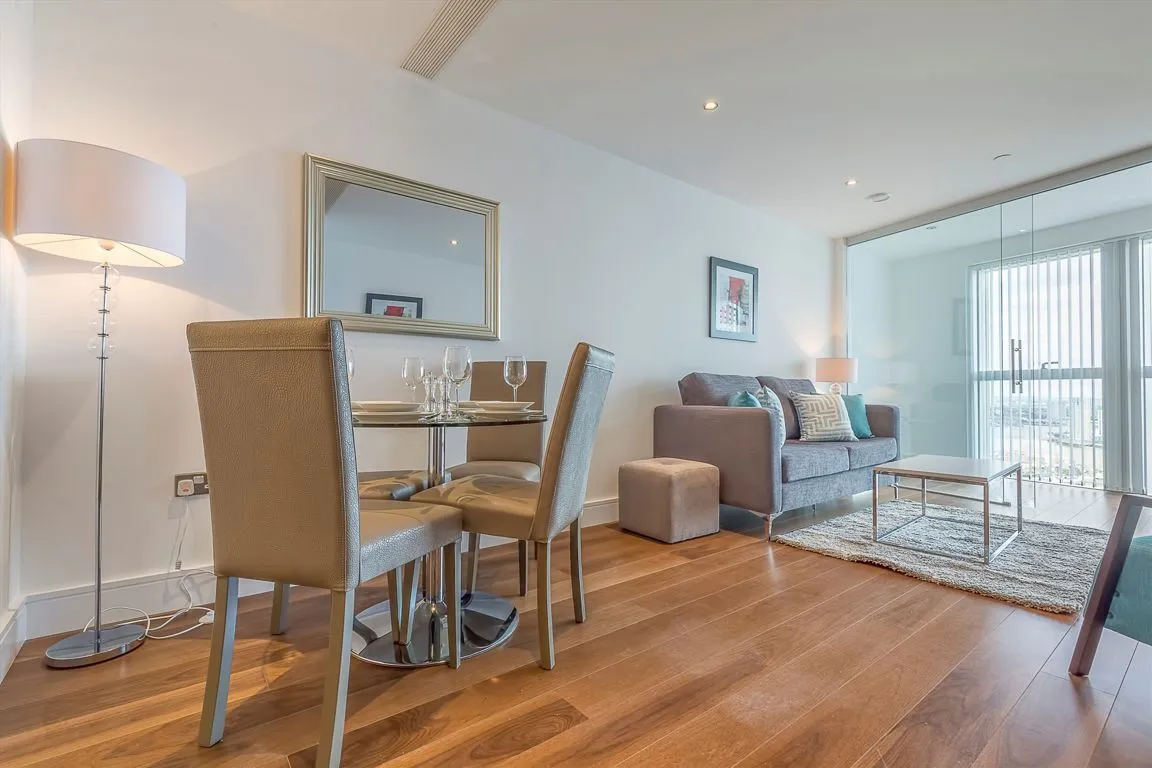 1 bed flat for sale, Lincoln Plaza, Canary Wharf