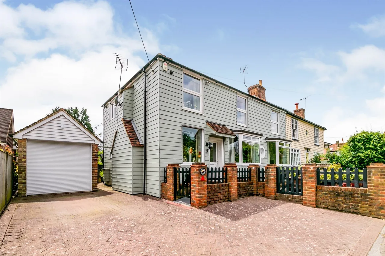 4 bed house for sale — Main Street, Peasmarsh, Rye