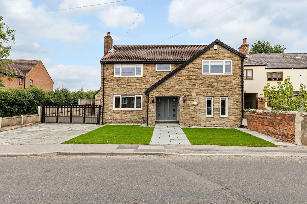 Main Street, Kellington, DN14, photo 35