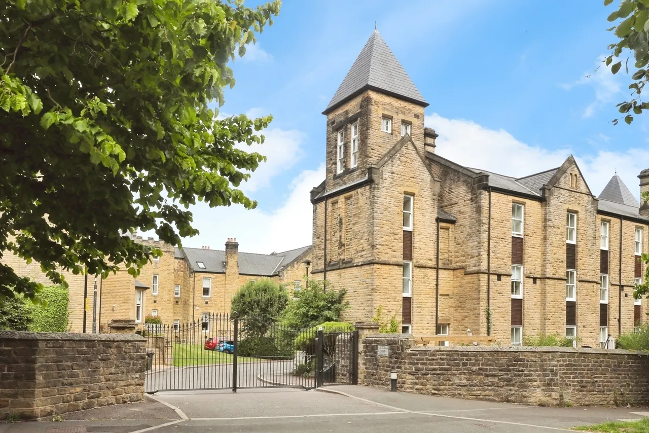 2 bed flat for sale — Victoria Court, Sheffield, S11