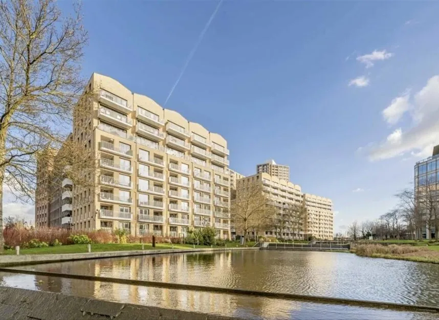 1 bed flat to rent, Lakeside Drive, Ealing, NW10