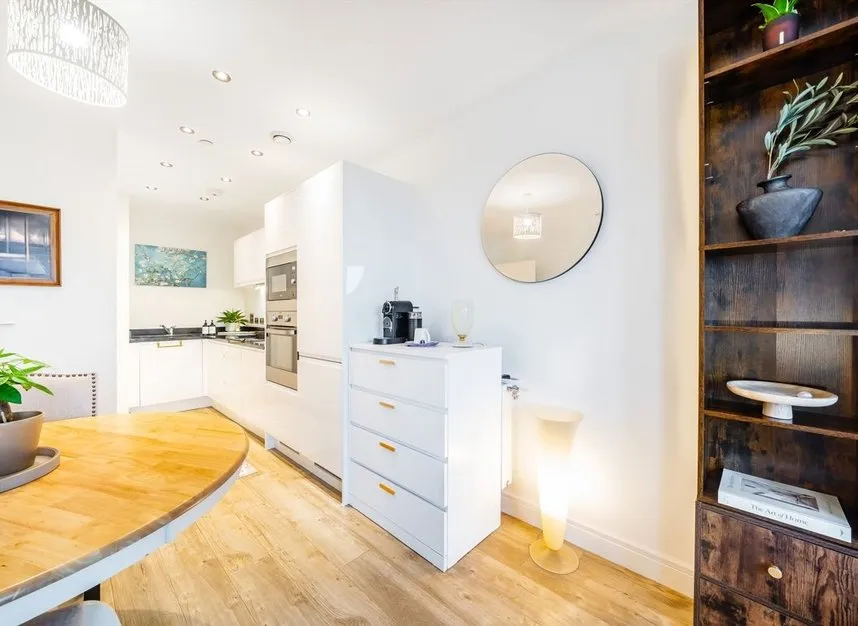Lakeside Drive, Ealing, NW10, photo 4