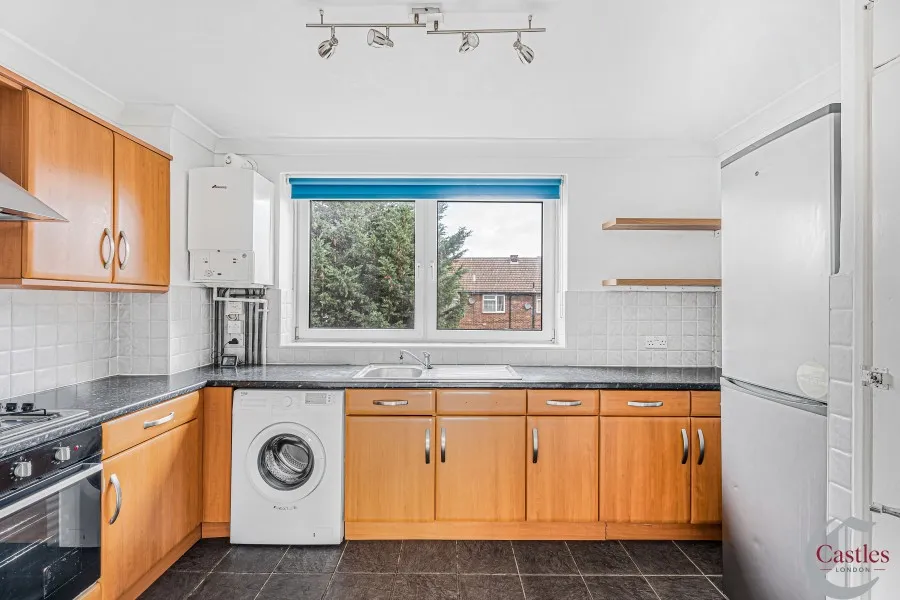 Asplins Road, Tottenham, N17, photo 2