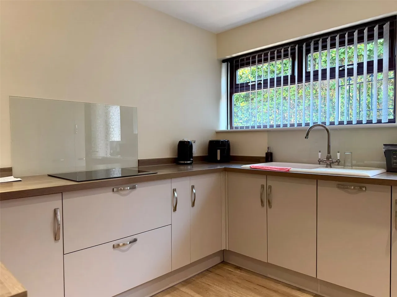 The Drove, Lower Common Road, West Wellow, Hampshire, SO51 6BT, photo 5