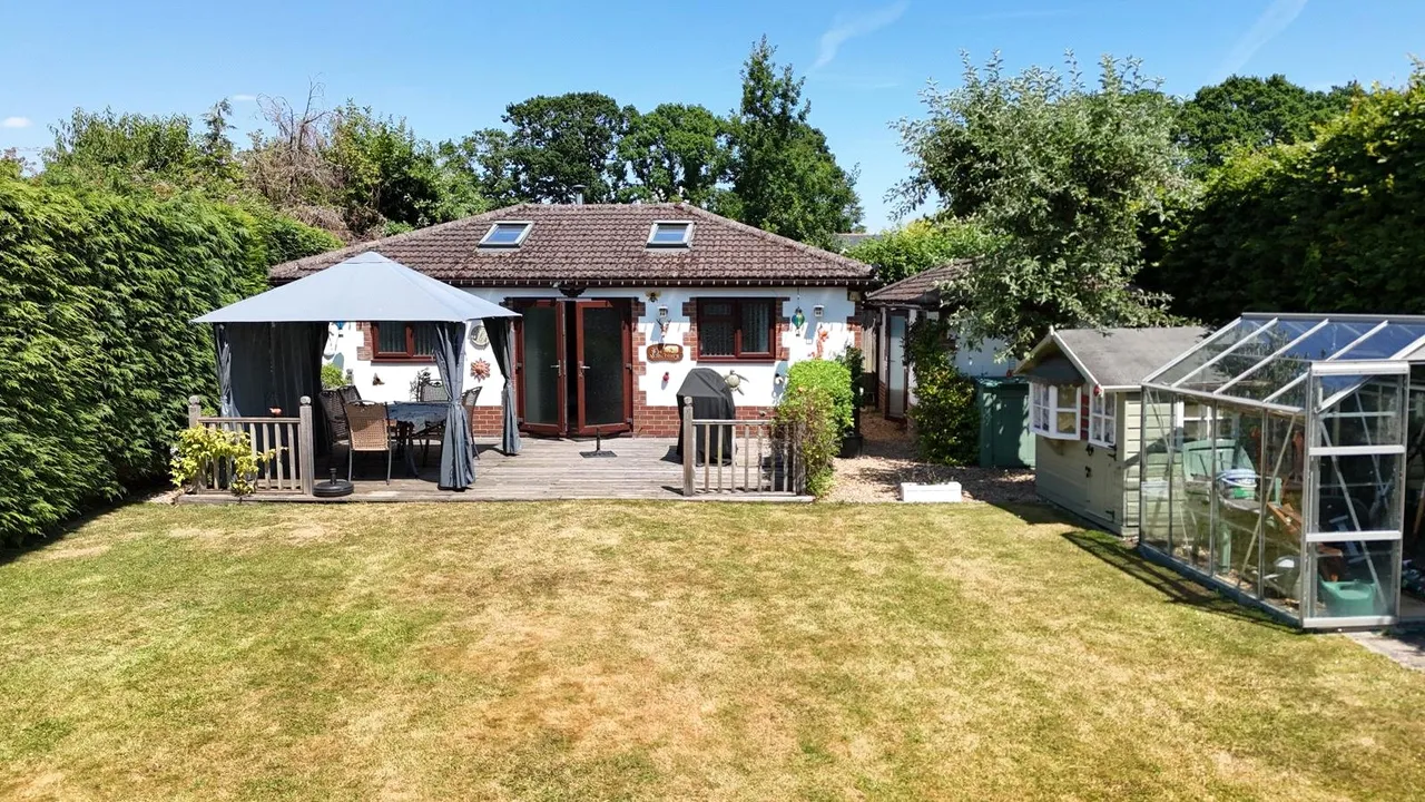 The Drove, Lower Common Road, West Wellow, Hampshire, SO51 6BT, photo 4