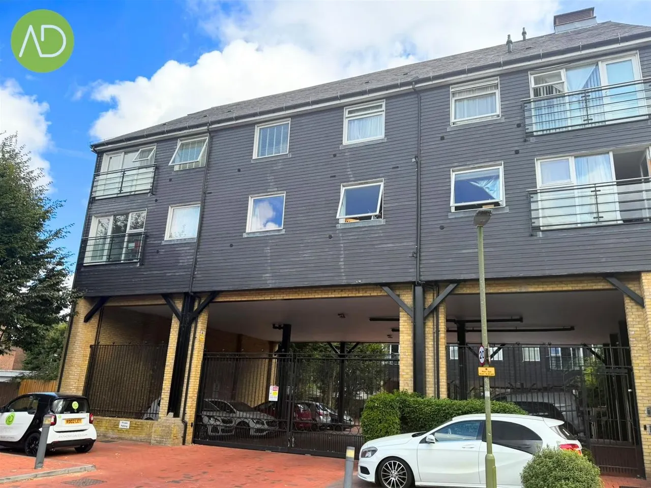 2 bed flat for sale — Broadmeads, Ware SG12 9EJ