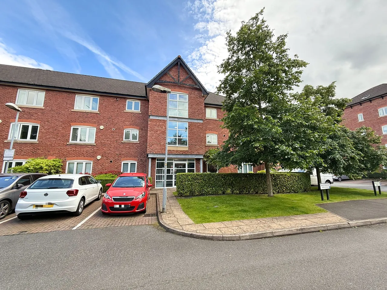 2 bed flat for sale, Waterside, Sale