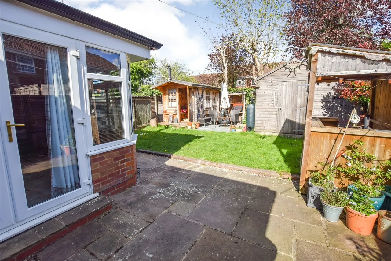 Thirlmere Close, Farnborough, Hampshire, GU14 0LG, photo 16