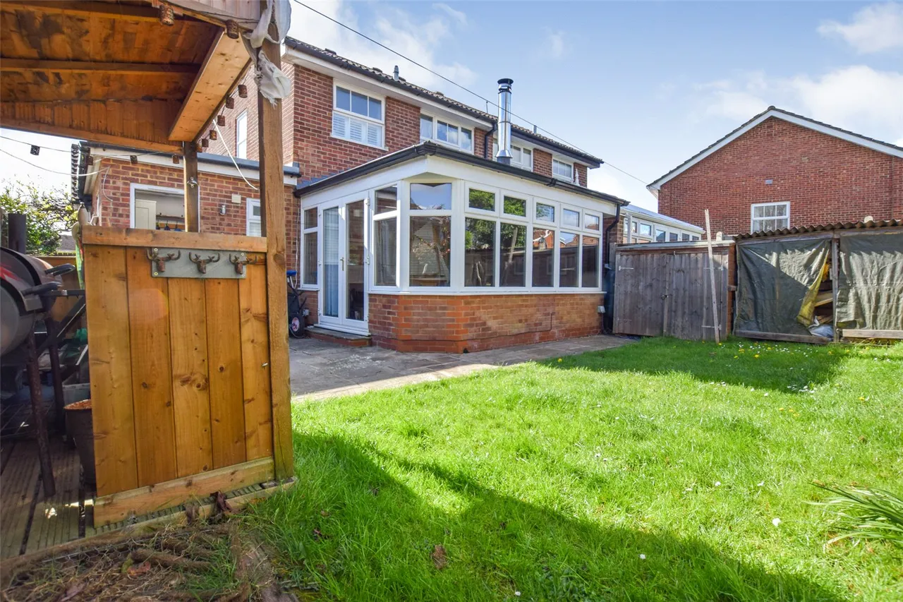Thirlmere Close, Farnborough, Hampshire, GU14 0LG, photo 17