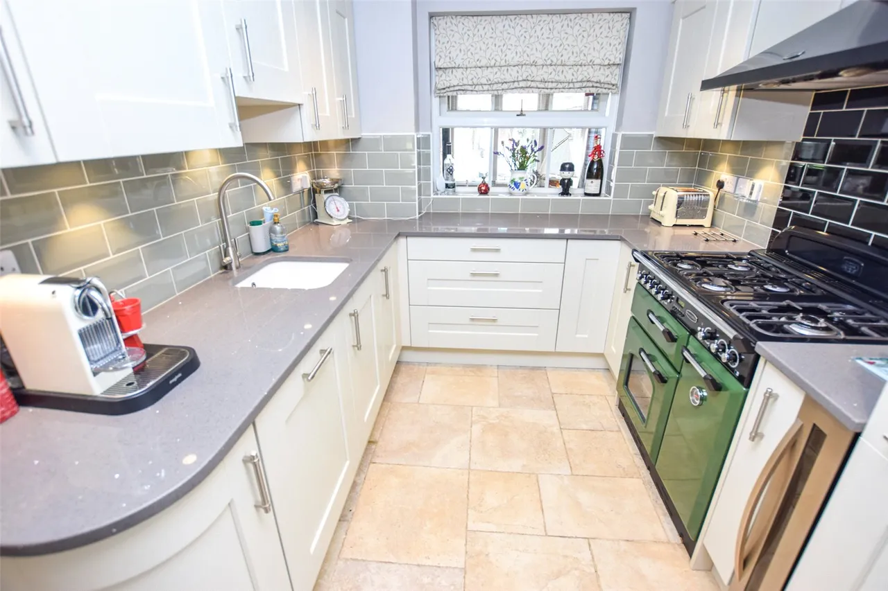 Thirlmere Close, Farnborough, Hampshire, GU14 0LG, photo 2