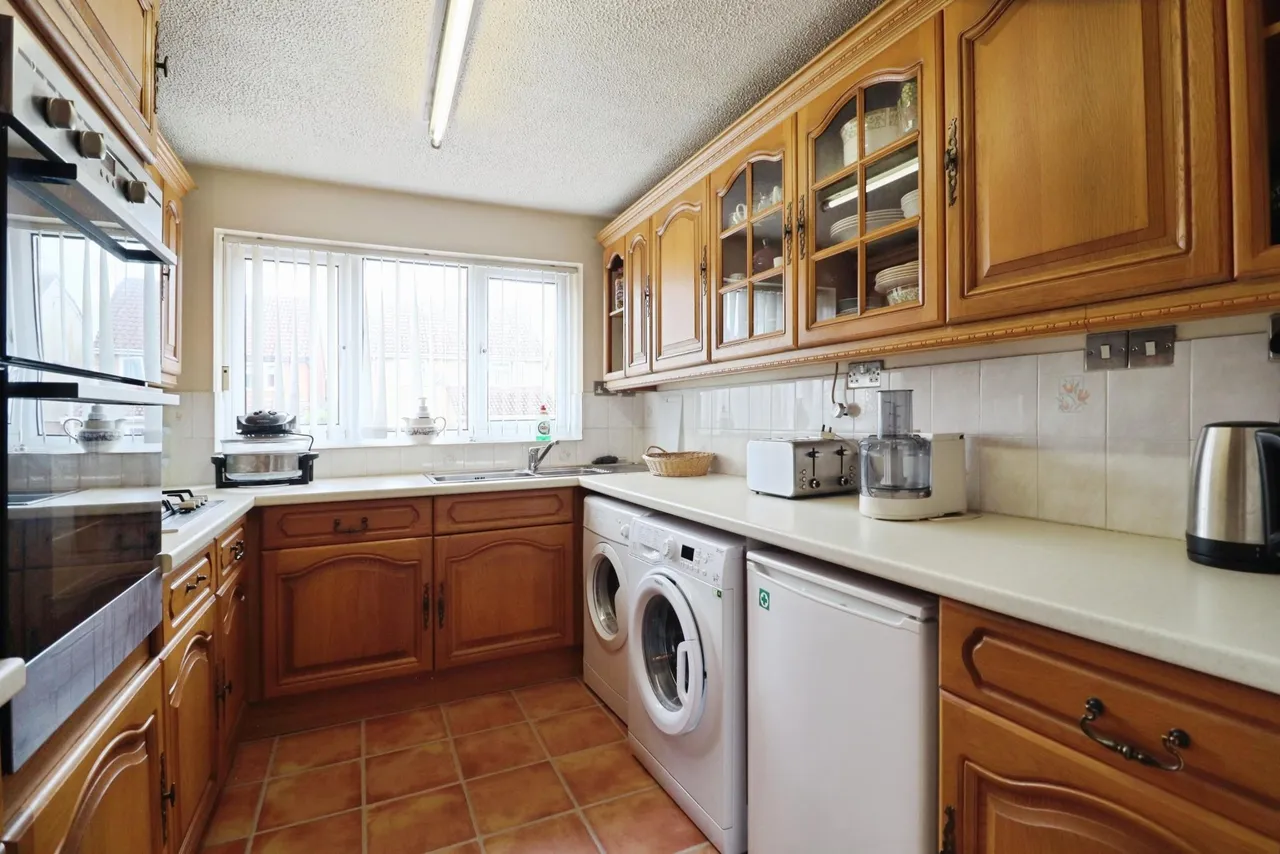 Church Meadow, Llantwit Major, CF61, photo 7