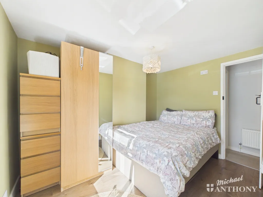 High Street, Wing, LU7, photo 11