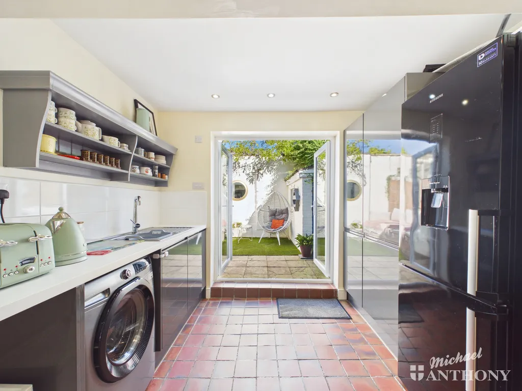 High Street, Wing, LU7, photo 7