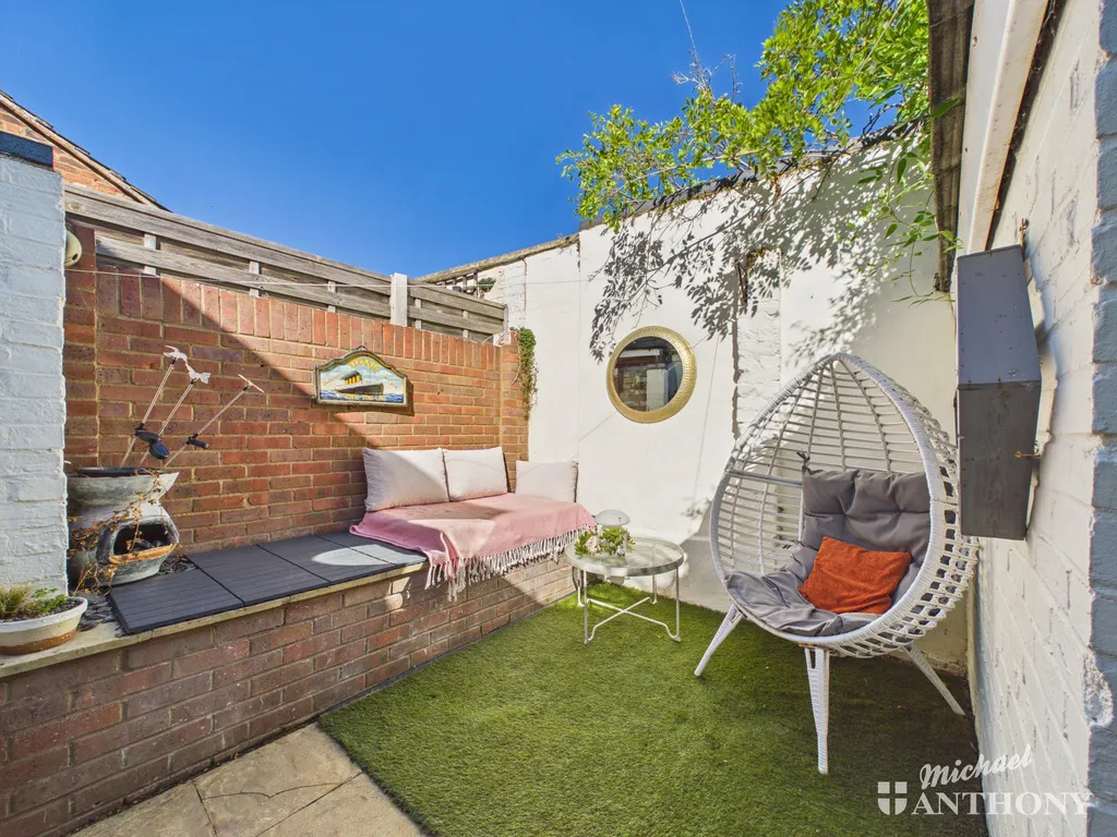 High Street, Wing, LU7, photo 14