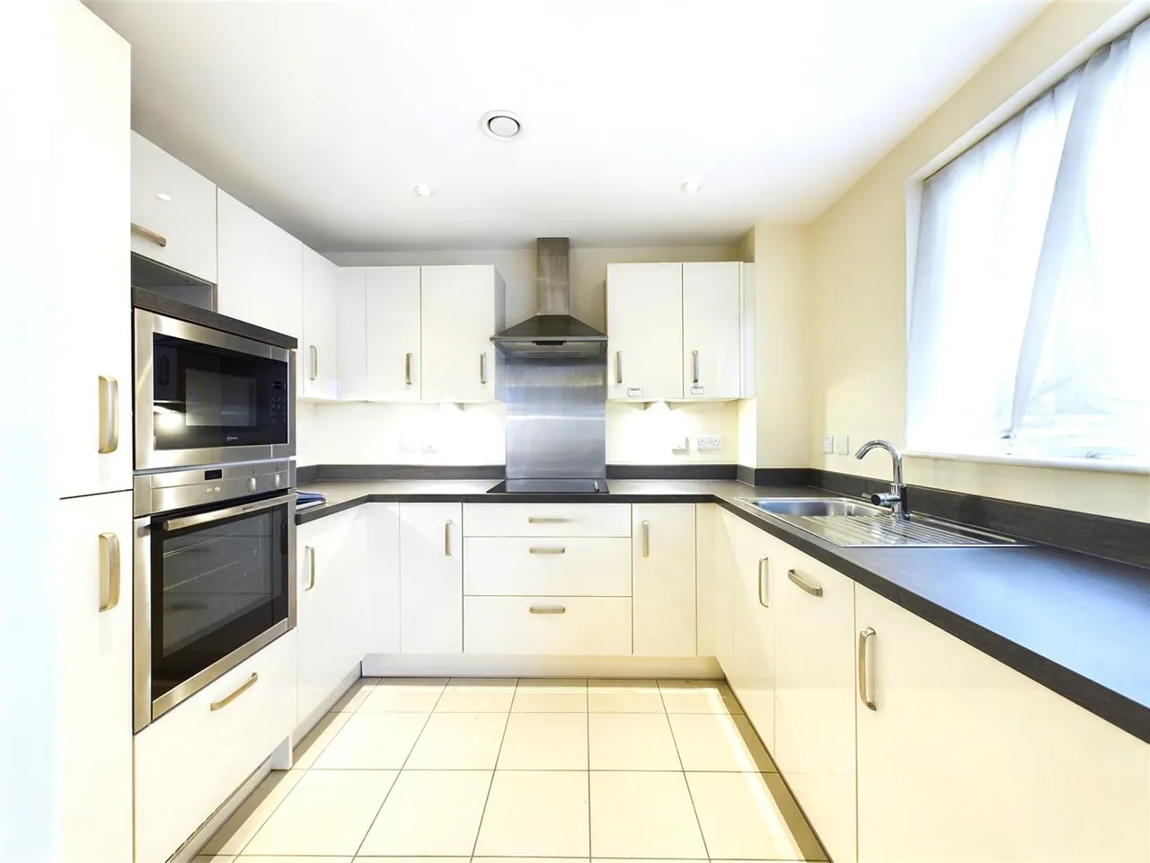 Josiah Drive, Ickenham, Uxbridge, UB10 8FB, photo 3