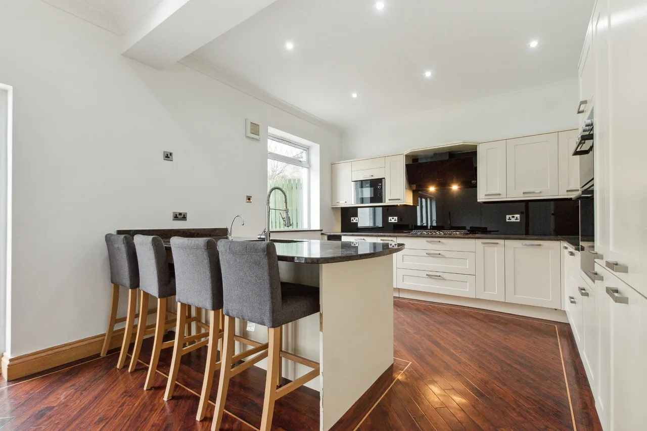 West Chapelton Drive, Bearsden, G61, photo 15