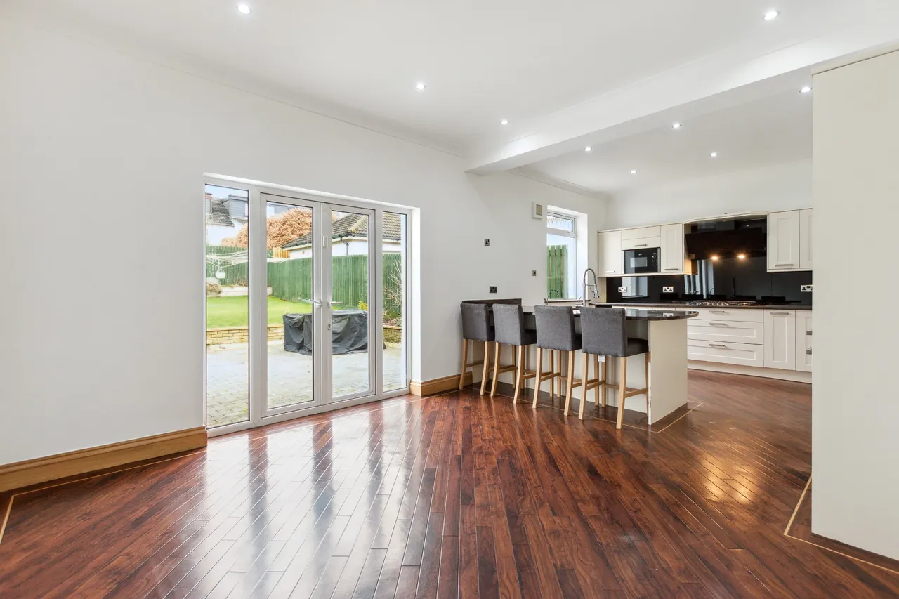 West Chapelton Drive, Bearsden, G61, photo 13
