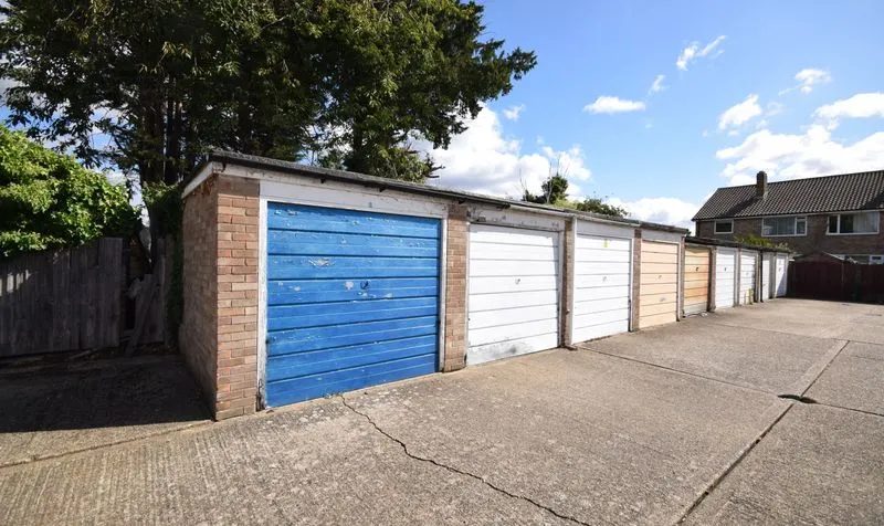 Cyclamen Way, Epsom, KT19, photo 9