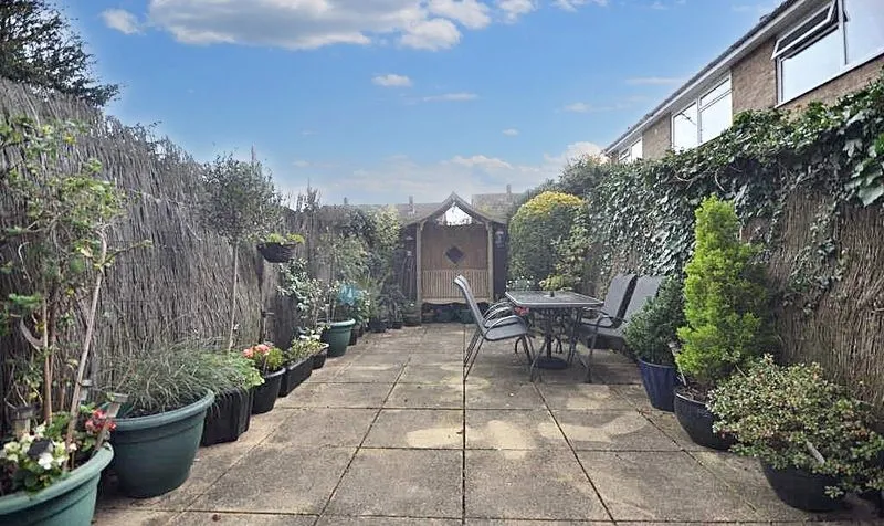 Cyclamen Way, Epsom, KT19, photo 4