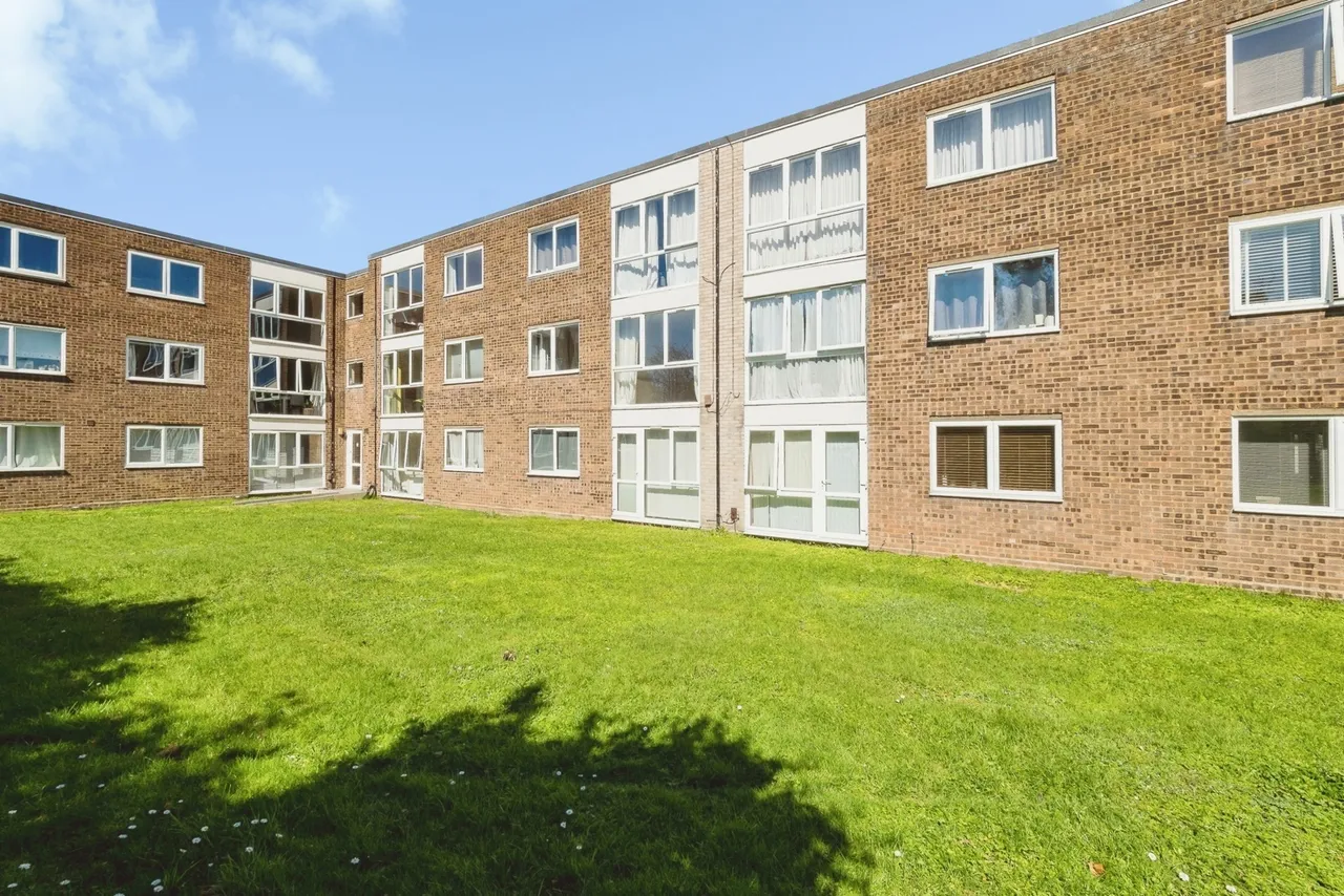 Chaplaincy Gardens, Hornchurch, RM11, photo 13