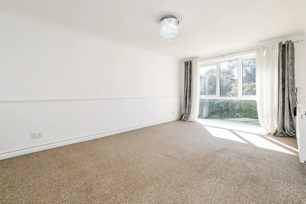 Chaplaincy Gardens, Hornchurch, RM11, photo 5