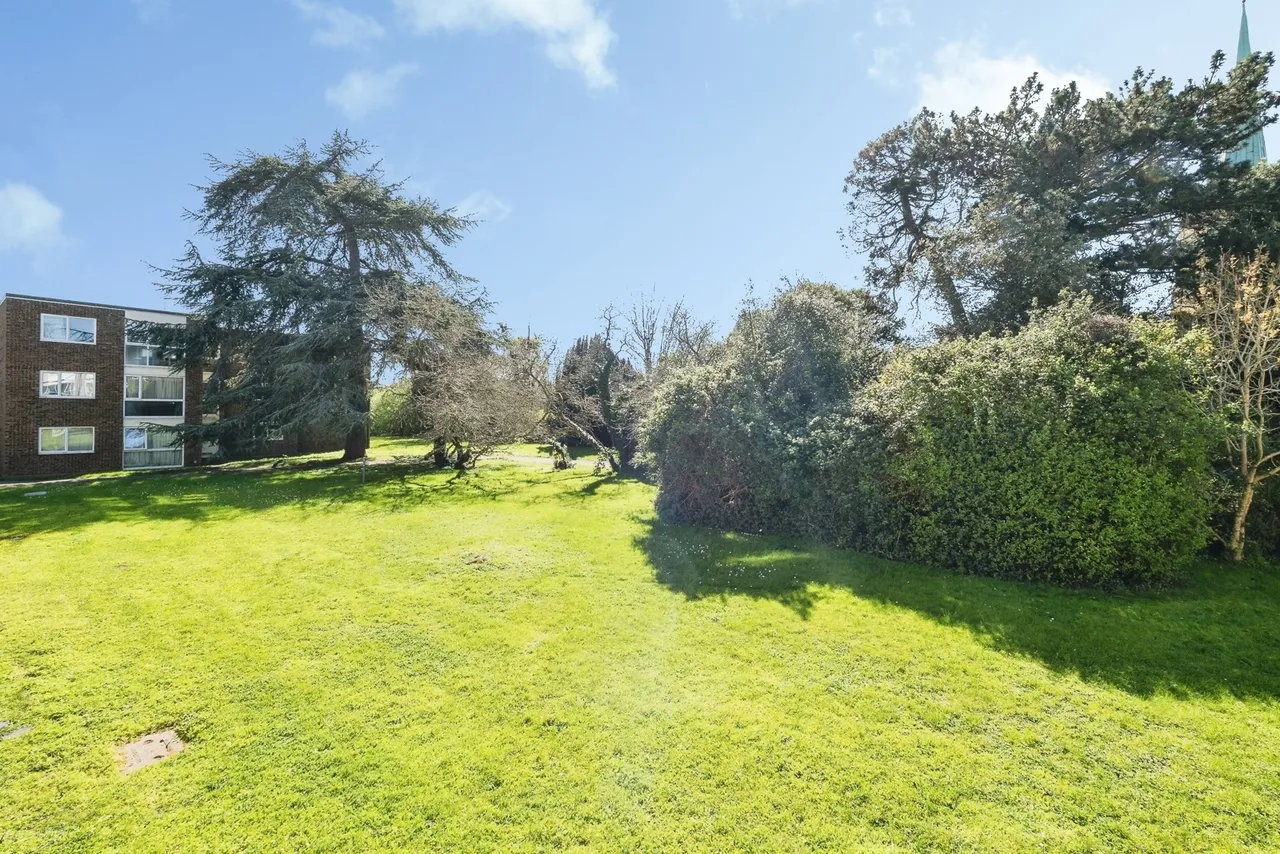 Chaplaincy Gardens, Hornchurch, RM11, photo 12