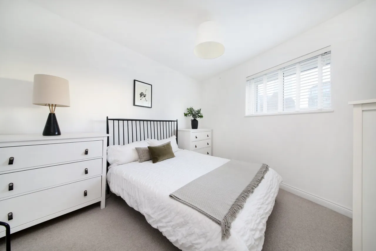 Queenstown Road, London, SW11, photo 3