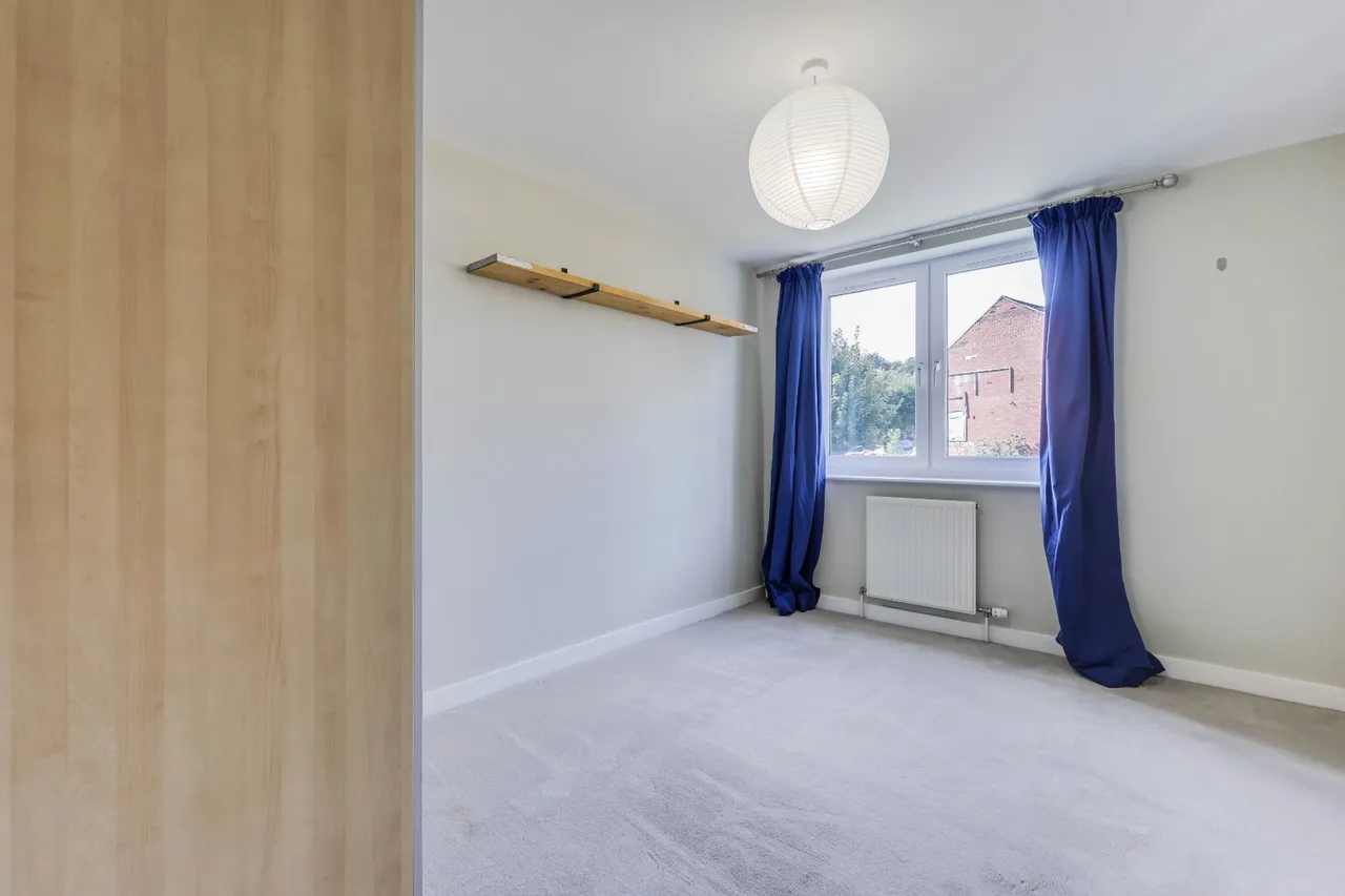 Broadgate Lane, Horsforth, LS18, photo 10