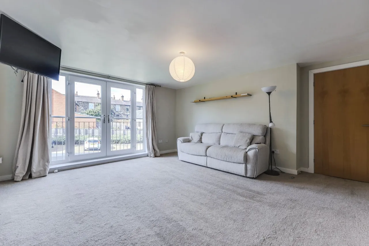 Broadgate Lane, Horsforth, LS18, photo 4