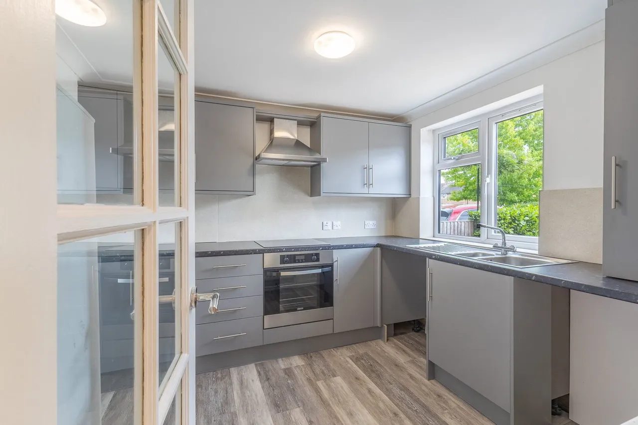 Sundridge Road, Woking, GU22, photo 11