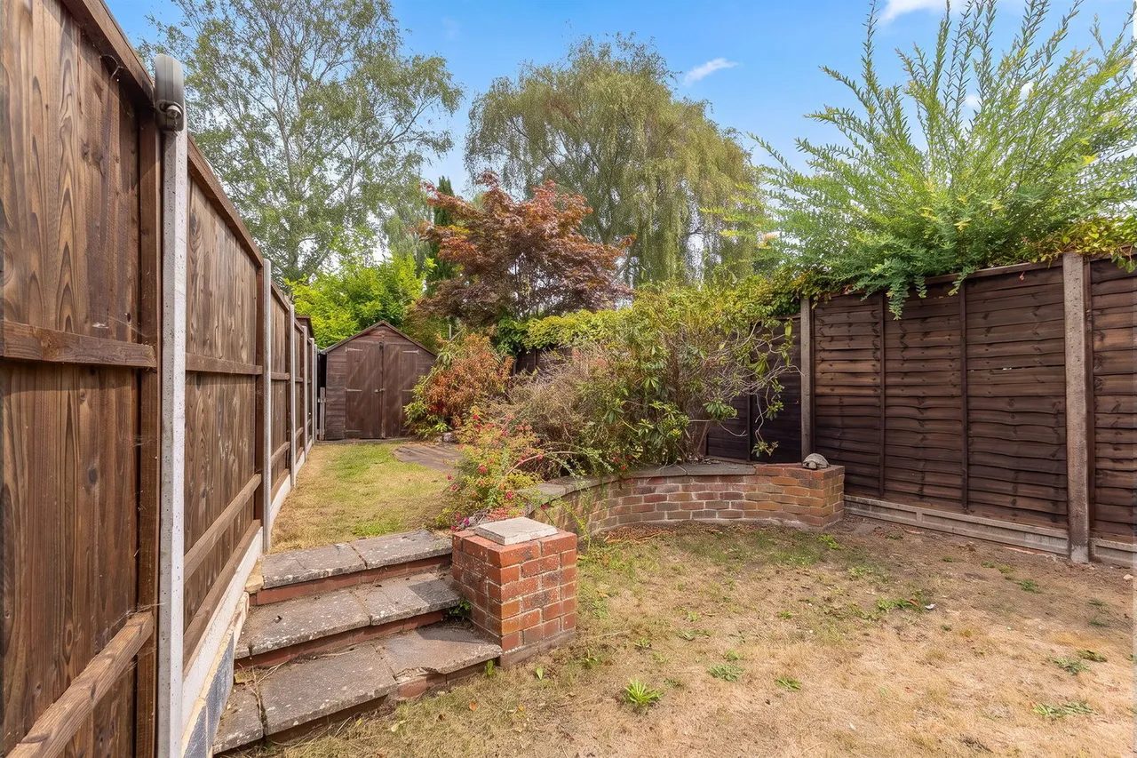 Sundridge Road, Woking, GU22, photo 6