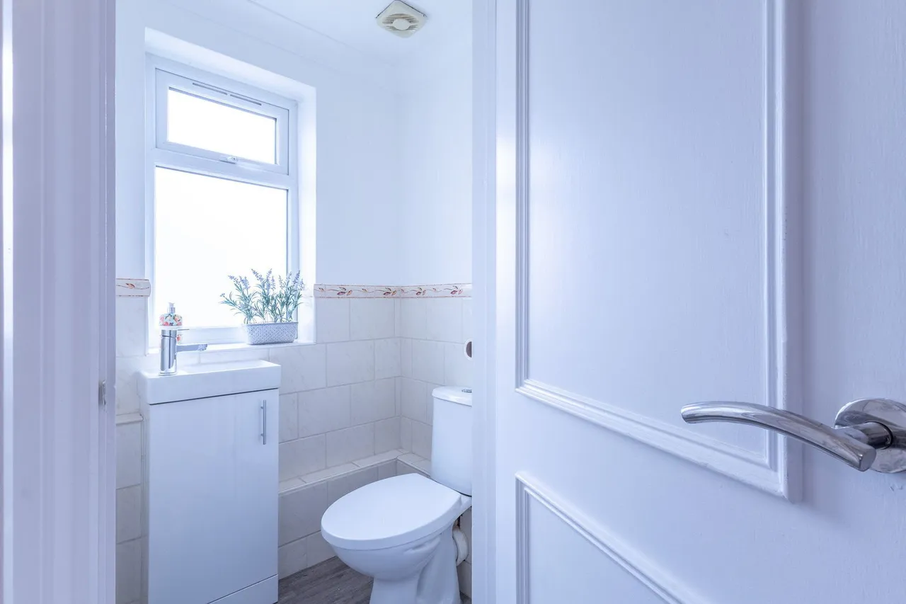Sundridge Road, Woking, GU22, photo 9