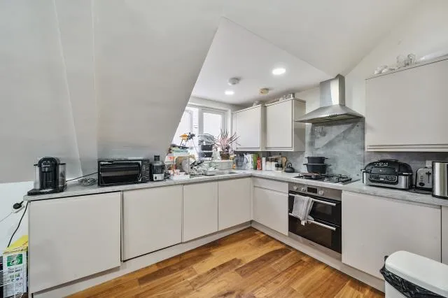 Finchley Lane, Hendon, NW4, photo 11