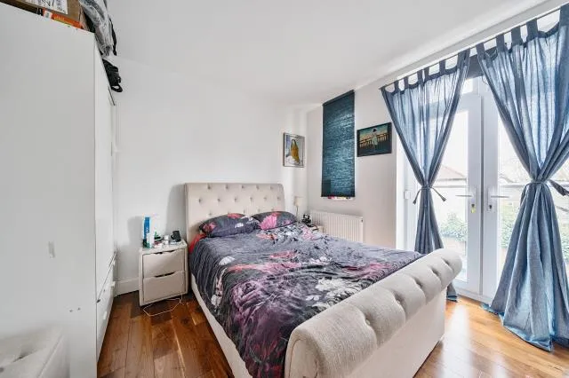 Finchley Lane, Hendon, NW4, photo 8