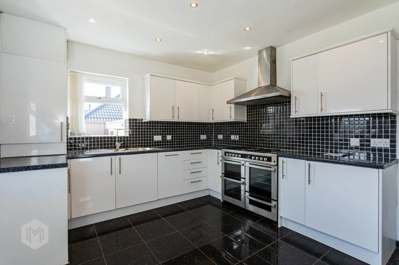 Reynolds Drive, Bolton, BL5 1HE, photo 2