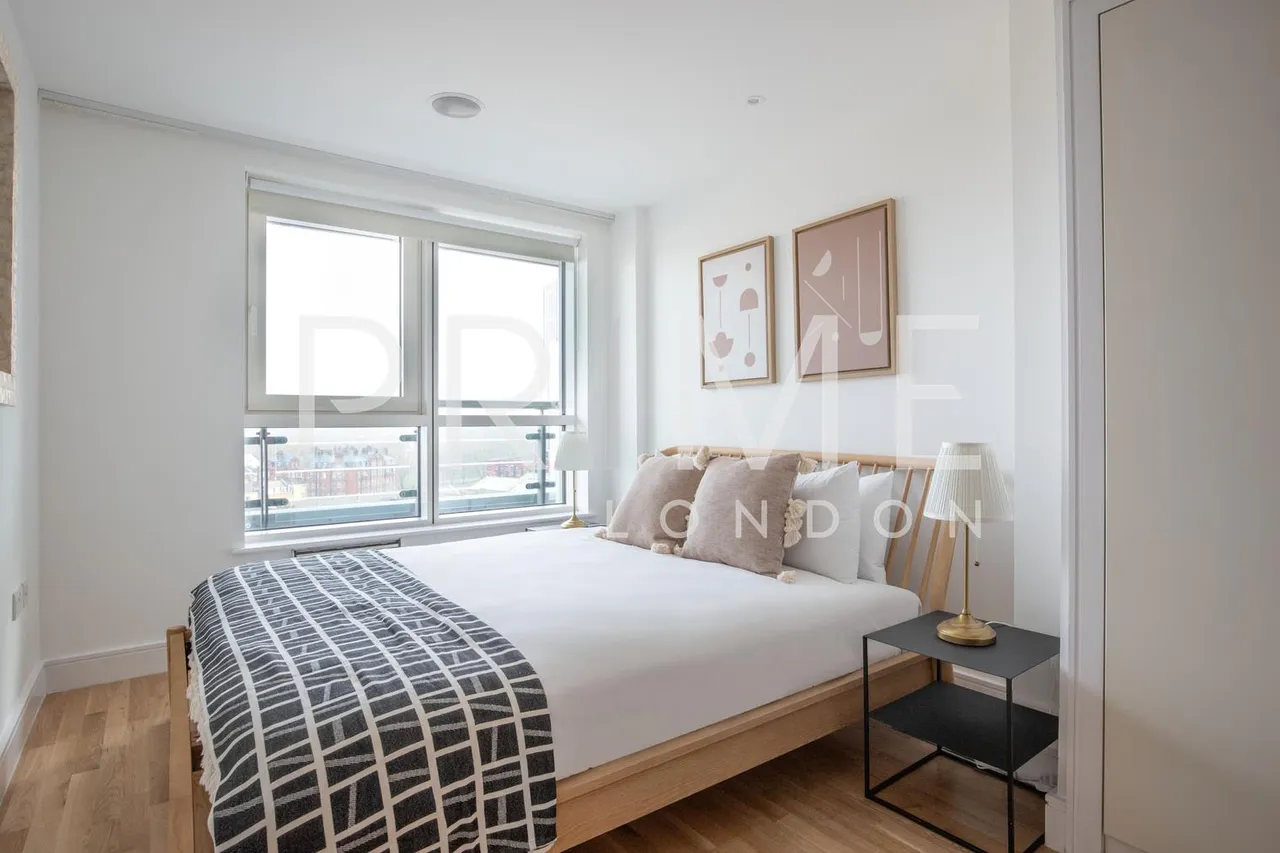 Aquarius House, St. George Wharf, SW8, photo 7
