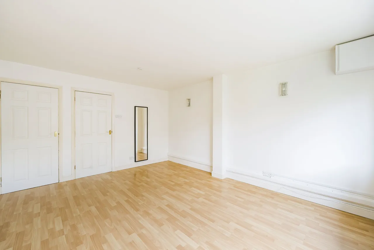 8 Davmor Court, Boston Manor Road, Brentford, photo 5
