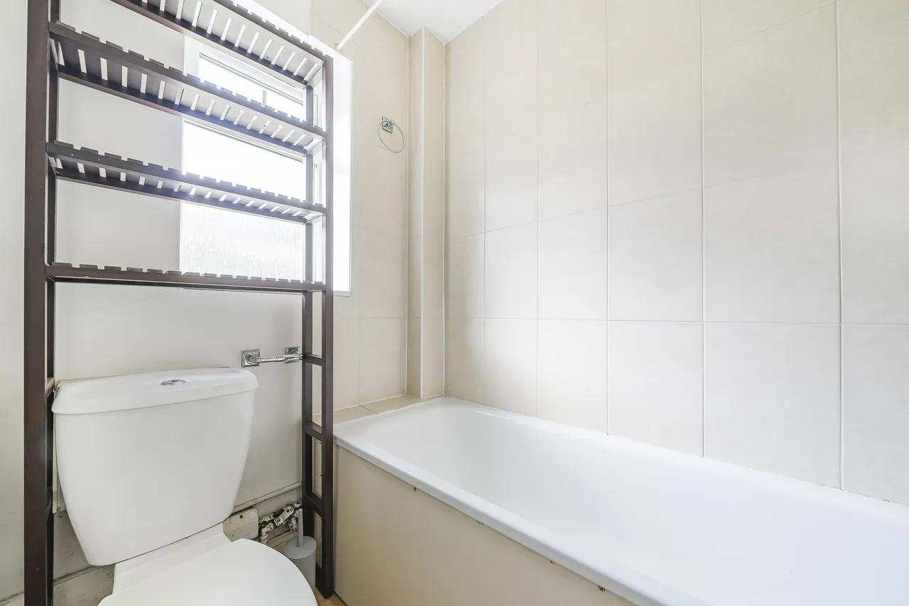 8 Davmor Court, Boston Manor Road, Brentford, photo 11