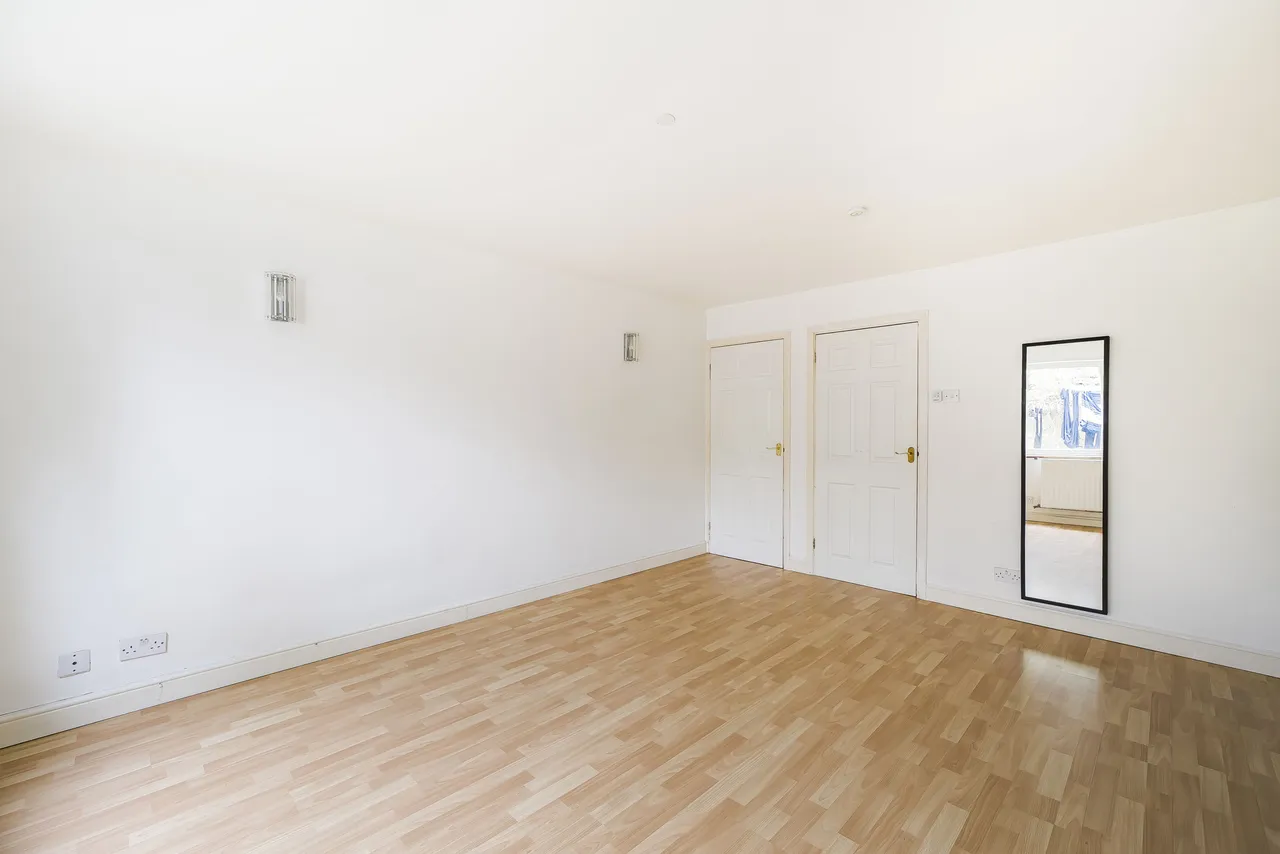 8 Davmor Court, Boston Manor Road, Brentford, photo 6