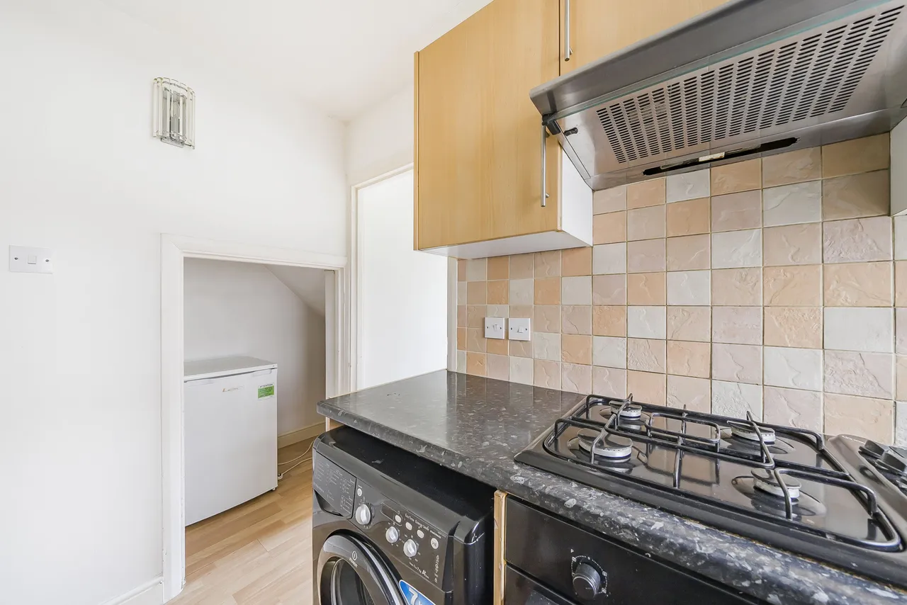 8 Davmor Court, Boston Manor Road, Brentford, photo 9
