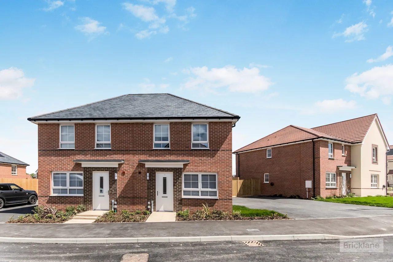 3 bed house to rent — Tangmere Road, HAILSHAM