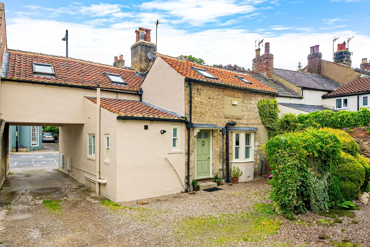 3 bed house for sale, Bond End, Knaresborough, HG5
