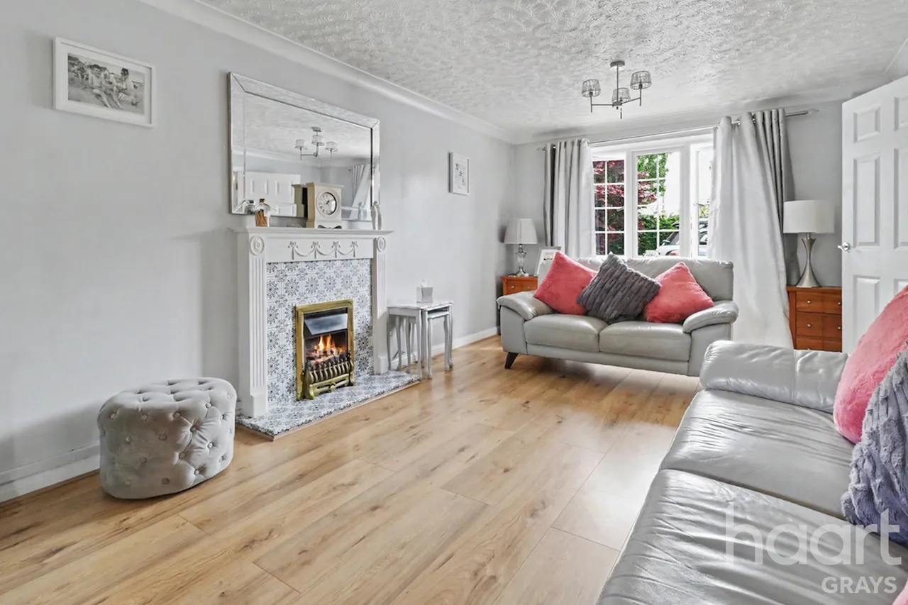 Saffron Road, Chafford Hundred, RM16, photo 16