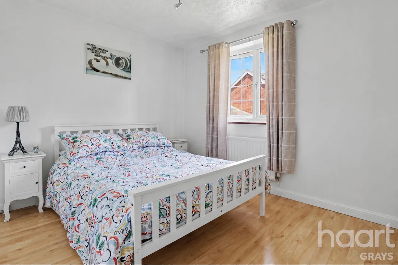 Saffron Road, Chafford Hundred, RM16, photo 11