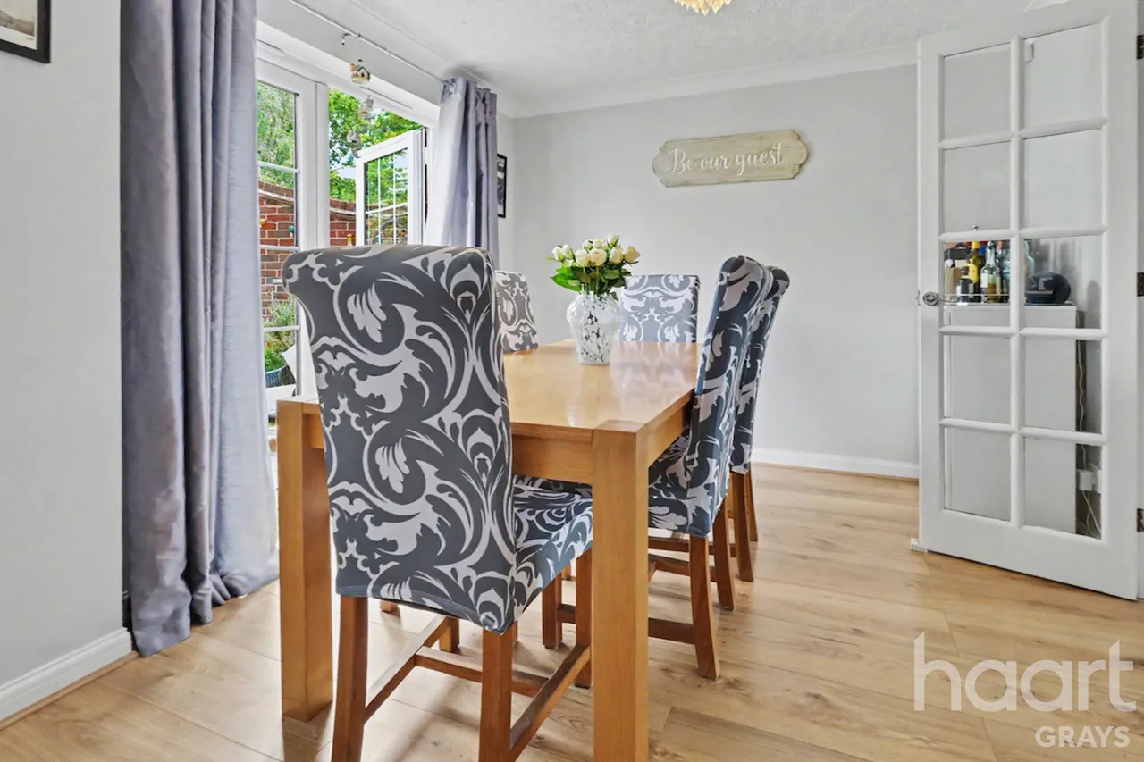 Saffron Road, Chafford Hundred, RM16, photo 10