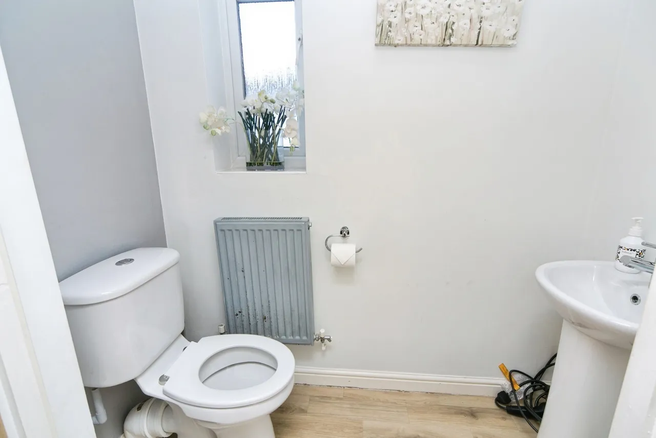 Ffordd Yr Wyddfa, Colwyn Heights, LL29, photo 18